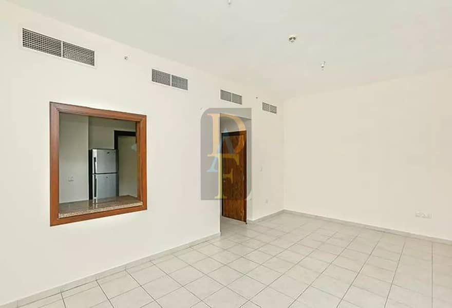 2 HALL 1. webp