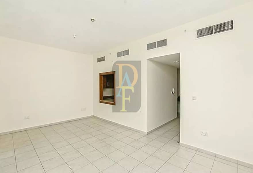 3 HALL. webp