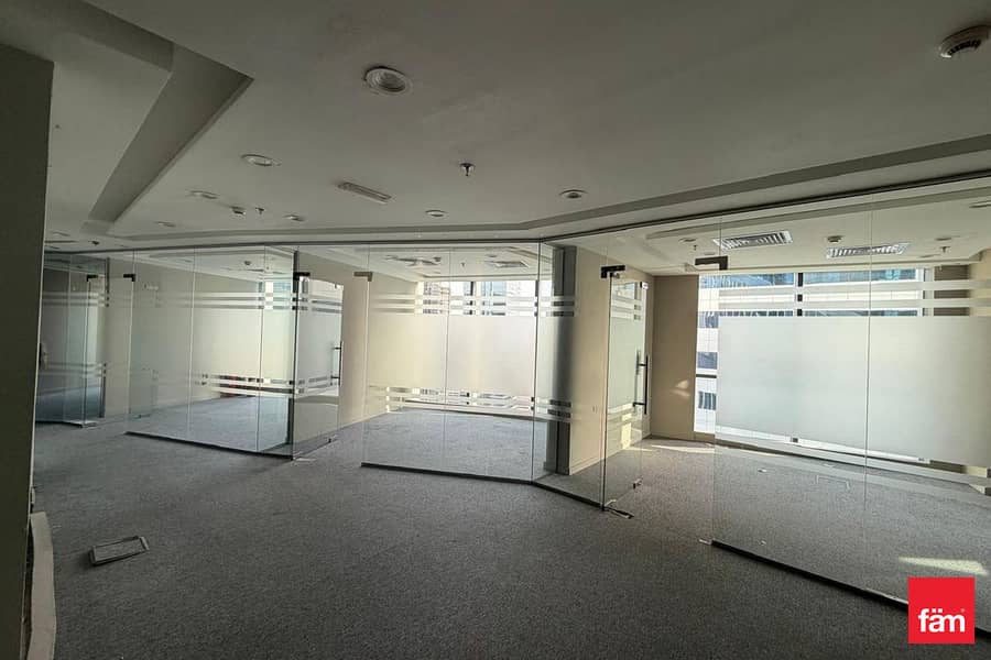 Modern Layout | Spacious Office | Prime Location Modern Layout | Spacious Office | Prime Location