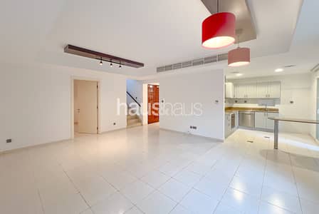 3 habitaciones Villa para en Alquiler en The Springs, Dubai - Villa en The Springs,The Springs 15, 3 dormitorios, 240000 AED - 15843592 3 habitaciones Villa para en Alquiler en The Springs, Dubai - Villa en The Springs,The Springs 15, 3 dormitorios, 240000 AED - 15843592