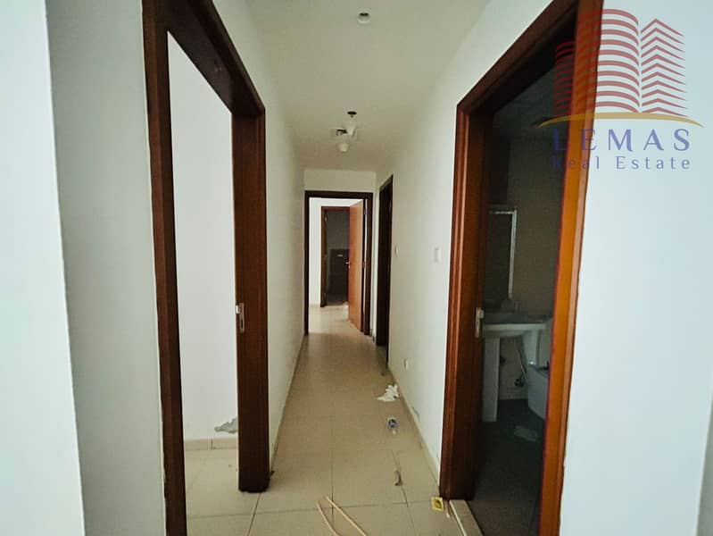 10 ef98cd50-5bc2-4701-9d49-80b01c6d3810. jpg