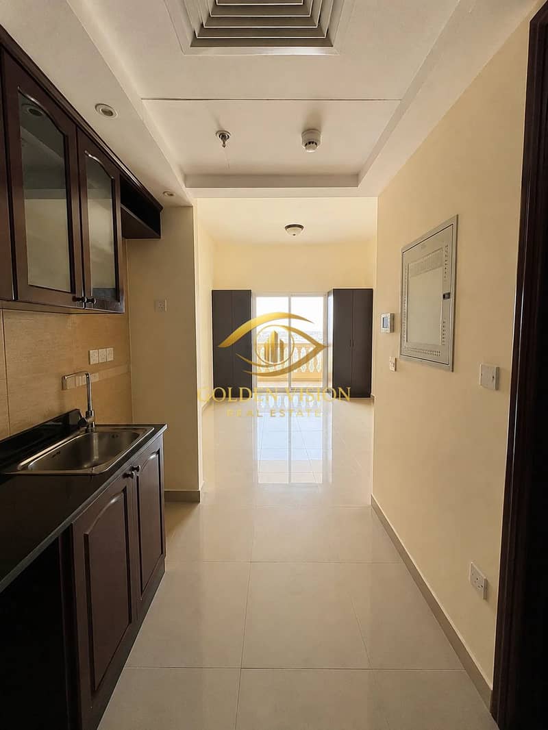 4 affordable-unfurnished-studio-for-rent-royal-breeze-al-hamra-v0-wuc5haxhw89h1. webp