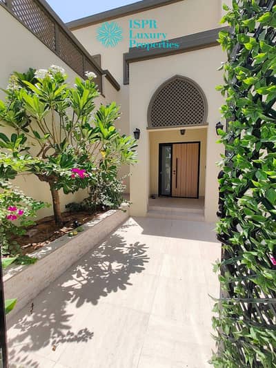 4 Bedroom Villa for Rent in Jumeirah Park, Dubai - Entrance 1. jpg 4 Bedroom Villa for Rent in Jumeirah Park, Dubai - Entrance 1. jpg