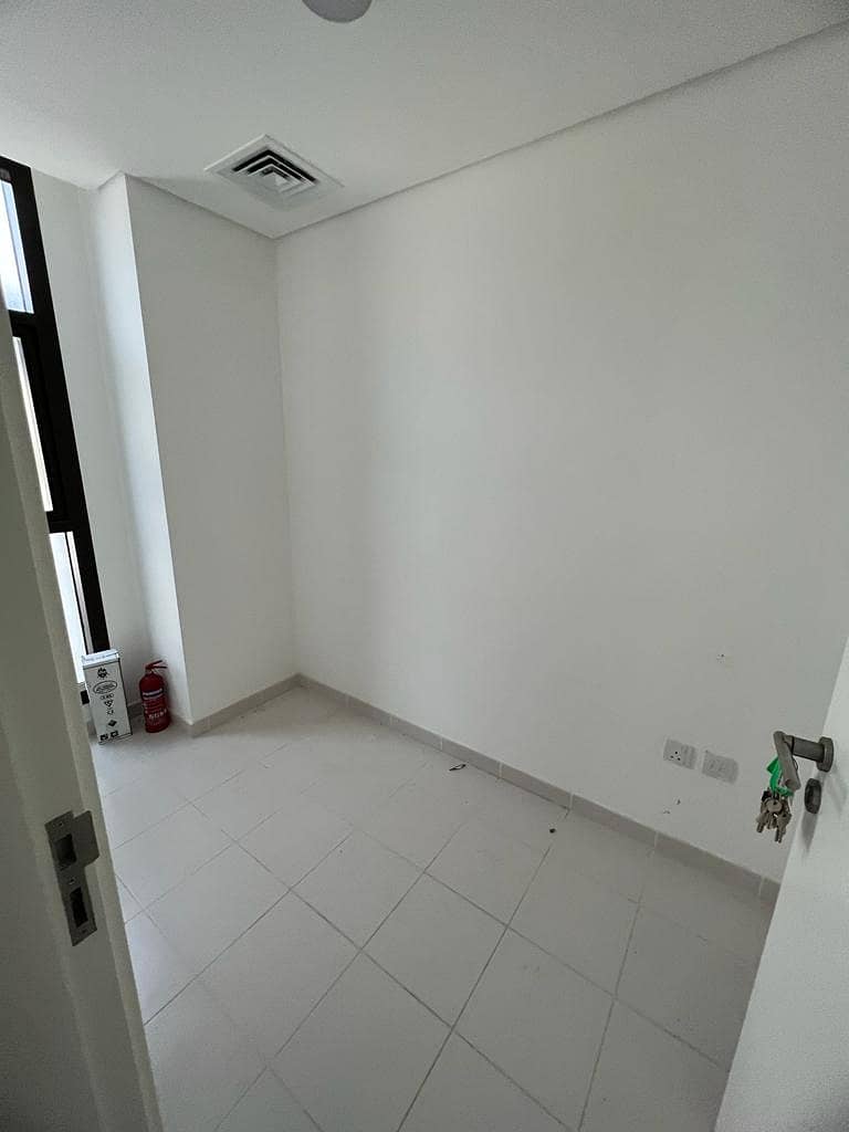 16 cd509eb8-fce5-40b9-8c34-d21bff335a33. jpg