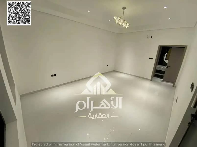 8 851807094-1066x800. webp
