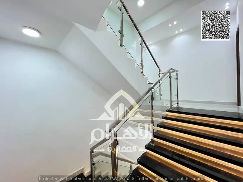 18 851853603-1066x800. webp