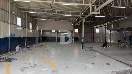 Warehouse for Rent in Al Qusais, Dubai - Garage | Al Qusais Prime Industrial Location Warehouse for Rent in Al Qusais, Dubai - Garage | Al Qusais Prime Industrial Location