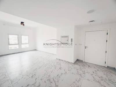 3 Bedroom Flat for Sale in Remraam, Dubai - High Floor | Renovated | Open View | 2 Balconies 3 Bedroom Flat for Sale in Remraam, Dubai - High Floor | Renovated | Open View | 2 Balconies