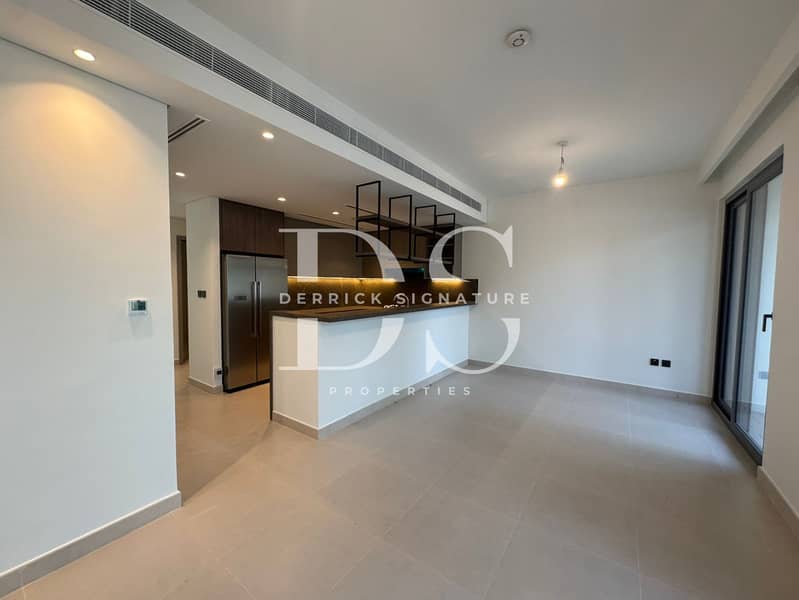 5 05_Living_Area_Alternate. jpeg