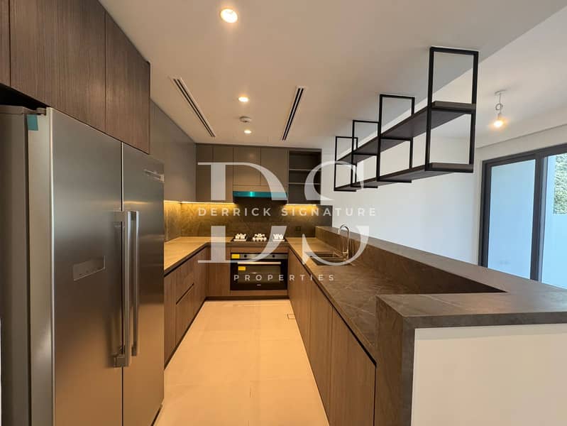 9 09_Kitchen_Wide. jpeg