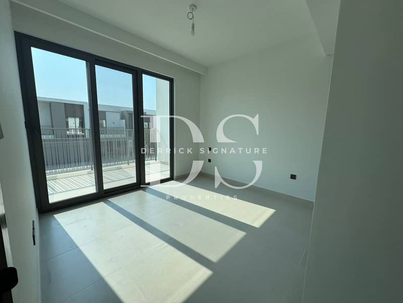 13 13_Bedroom_Bright_Balcony. jpeg