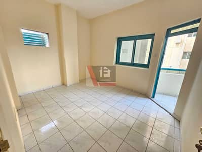 2 Bedroom Apartment for Rent in Al Mahatah, Sharjah - 20230428_180011. jpg 2 Bedroom Apartment for Rent in Al Mahatah, Sharjah - 20230428_180011. jpg