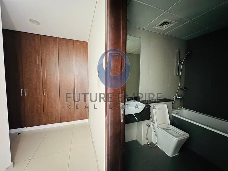 10 18ec1fee-2d1f-4ac6-b42a-d86c2f4460c6. jpg