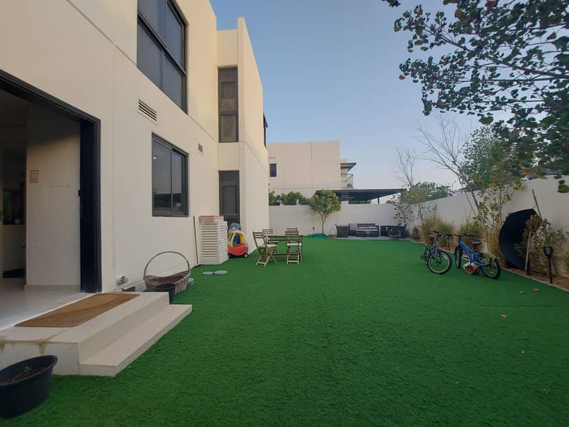 Motivated Seller | Near Pool | Massive Plot Motivated Seller | Near Pool | Massive Plot
