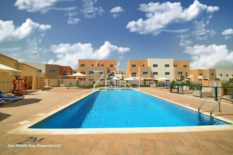 Single Row! Vacant 3 BR Villa with Private Garden Single Row! Vacant 3 BR Villa with Private Garden