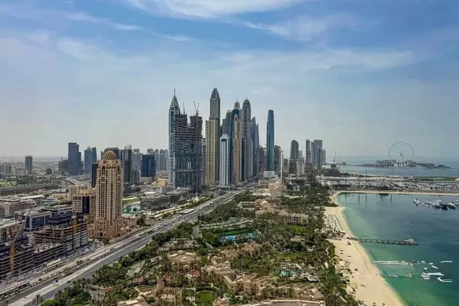 01 Series | Marina and Dubai Eye View | High Floor 01 Series | Marina and Dubai Eye View | High Floor