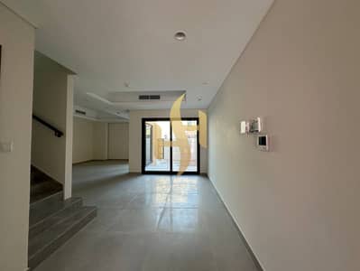 3 habitaciones Townhouse para en Alquiler en Al Rahmaniya, Sharjah - photo_5783156727032693531_y. jpg 3 habitaciones Townhouse para en Alquiler en Al Rahmaniya, Sharjah - photo_5783156727032693531_y. jpg