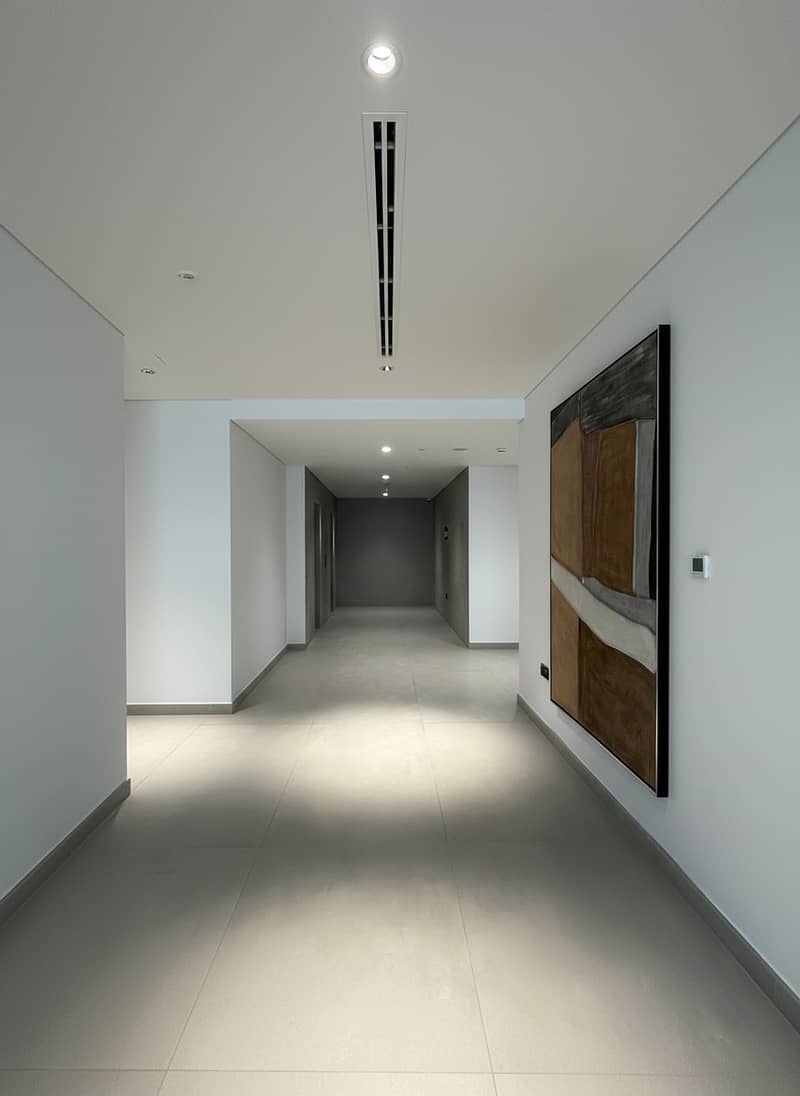 24 entrance hallway. png