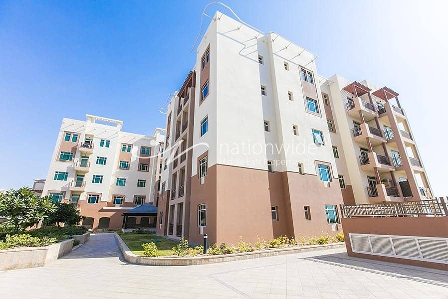 Sophisticated 1 BR Apartment with Balcony In Al Ghadeer
