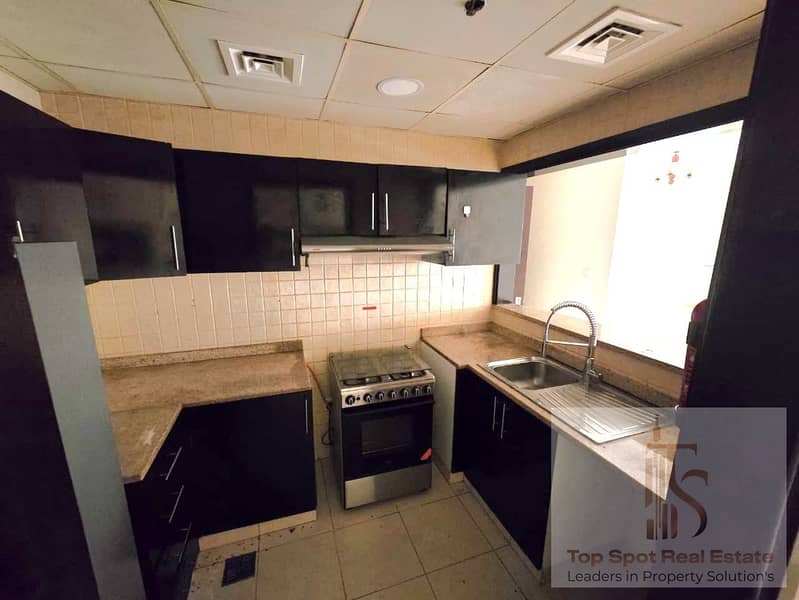 11 KITCHEN. jpeg