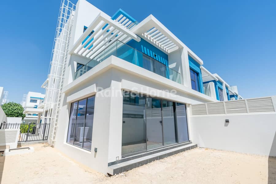 1 MONTH Free 5BR Middle Corner unit L-shape garden 1 MONTH Free 5BR Middle Corner unit L-shape garden