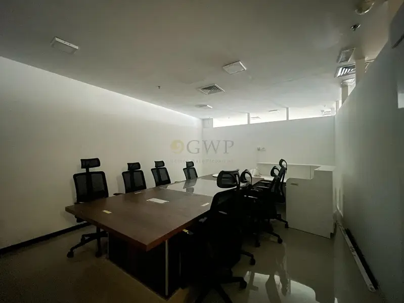 Fitted office with partition in Bay Square