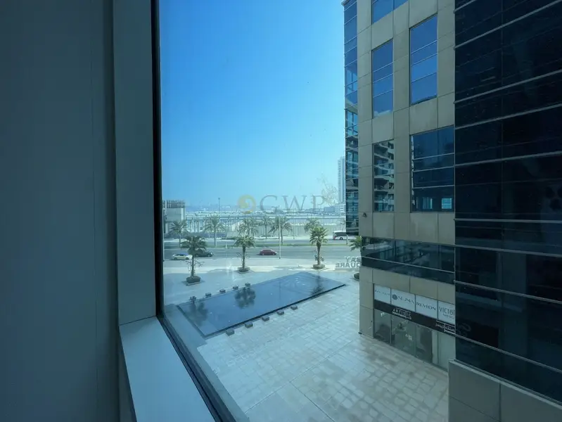 Fitted office with partition in Bay Square