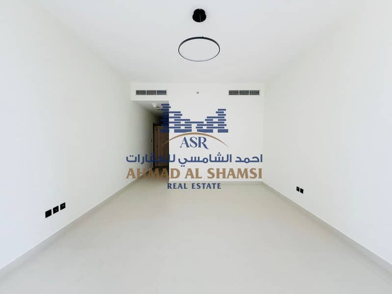 8 64b6d3cc-b912-41ff-bc3f-6ad1102b44d0. jpg