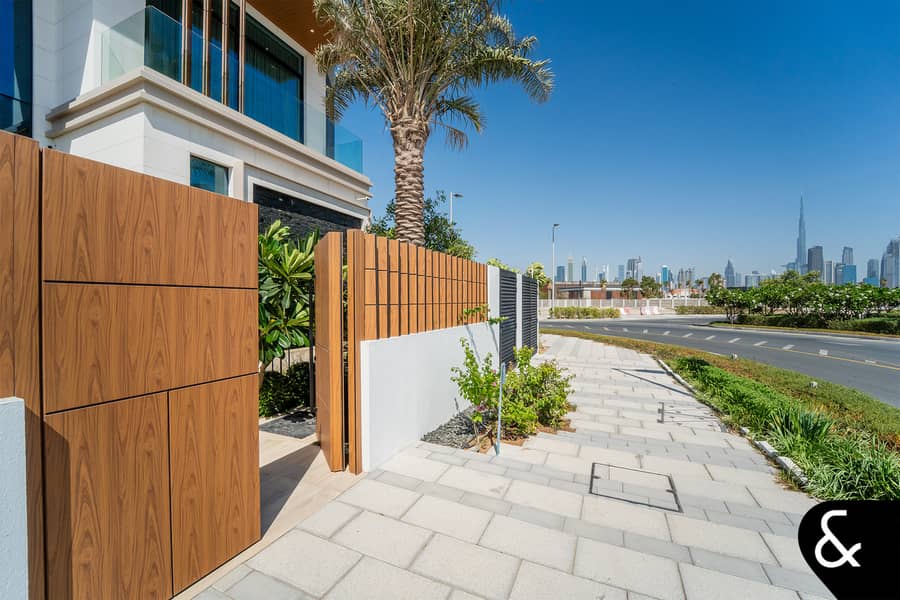 Exclusive | Brand New | Beachfront | Corner Exclusive | Brand New | Beachfront | Corner