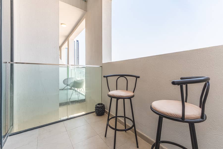 8 Balcony 1. jpg