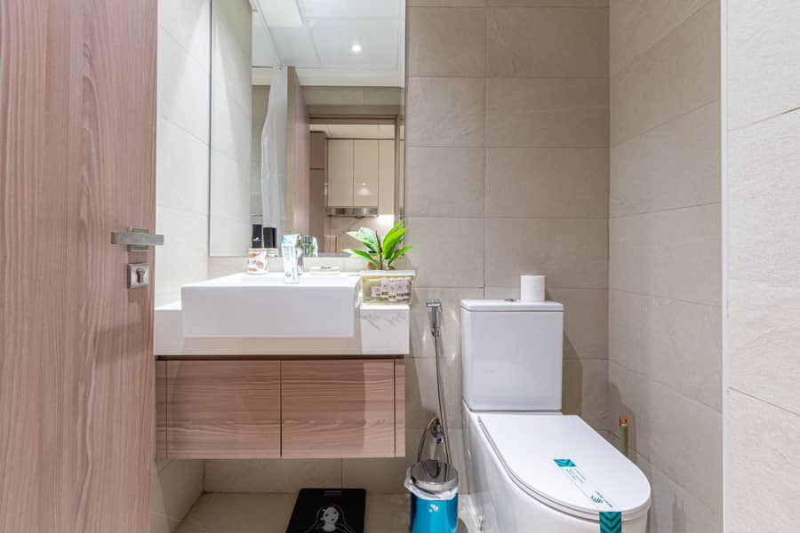 10 Washroom 3. jpg