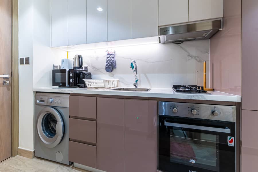 11 Kitchen 1. jpg
