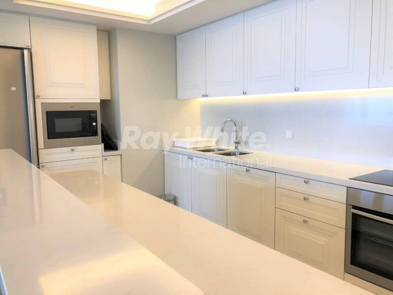 3 Luxury Fully Furnished  Service Apartment In The Address