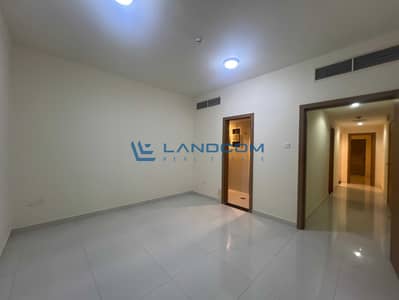 1 Bedroom Flat for Rent in Bur Dubai, Dubai - Spacious 1 Bedroom Apartment with Balcony | Ideal for Family | Prime Location