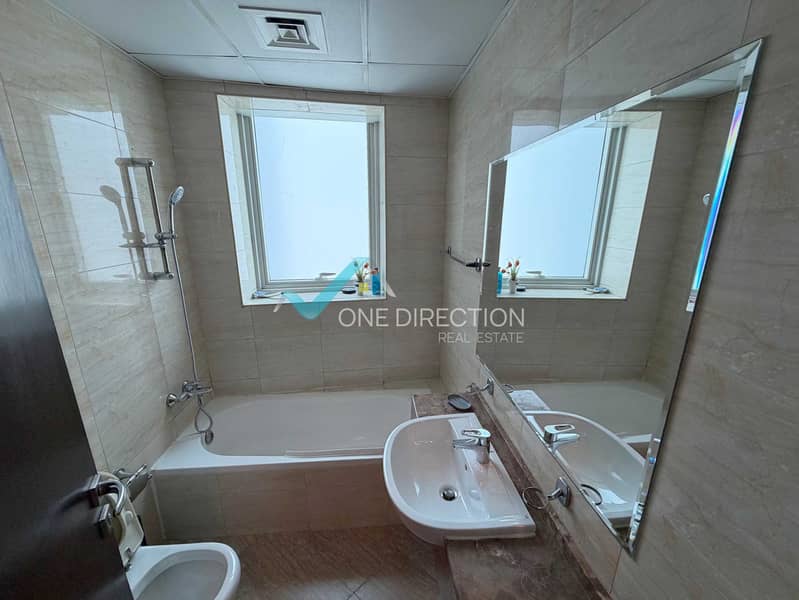 6 listing_02_4k_bright. jpg