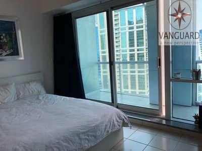 NICE & COZY APARTMENT WITH STUNNING VIEW NICE & COZY APARTMENT WITH STUNNING VIEW