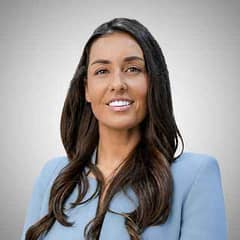 Courtney Holmes