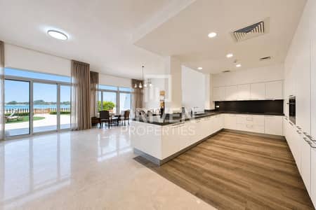 5 Bedroom Villa for Sale in Palm Jumeirah, Dubai - Biggest Layout and Plot | Direct Sea Access