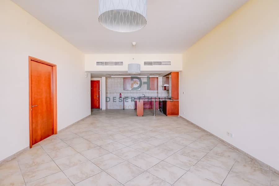 2 Living Room 2. jpg