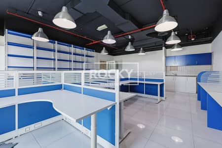 Office in Vendita a Sheikh Zayed Road, Dubai - Latifa-13. jpg