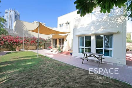 Well Maintained and Spacious 5 Bed Villa in Meadows 1 Well Maintained and Spacious 5 Bed Villa in Meadows 1