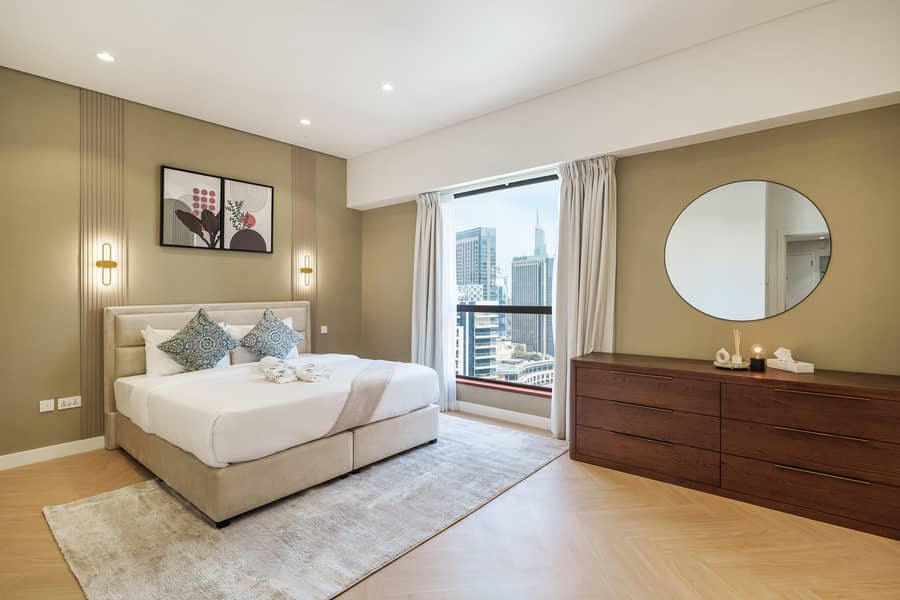 12 Oak Tree JBR Sadaf 7 2801 - 01. jpg