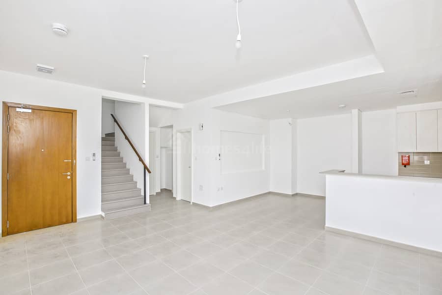 Таунхаус в Таун Сквер,Хаят Таунхаусы, 3 cпальни, 150000 AED - 15864336 Таунхаус в Таун Сквер,Хаят Таунхаусы, 3 cпальни, 150000 AED - 15864336