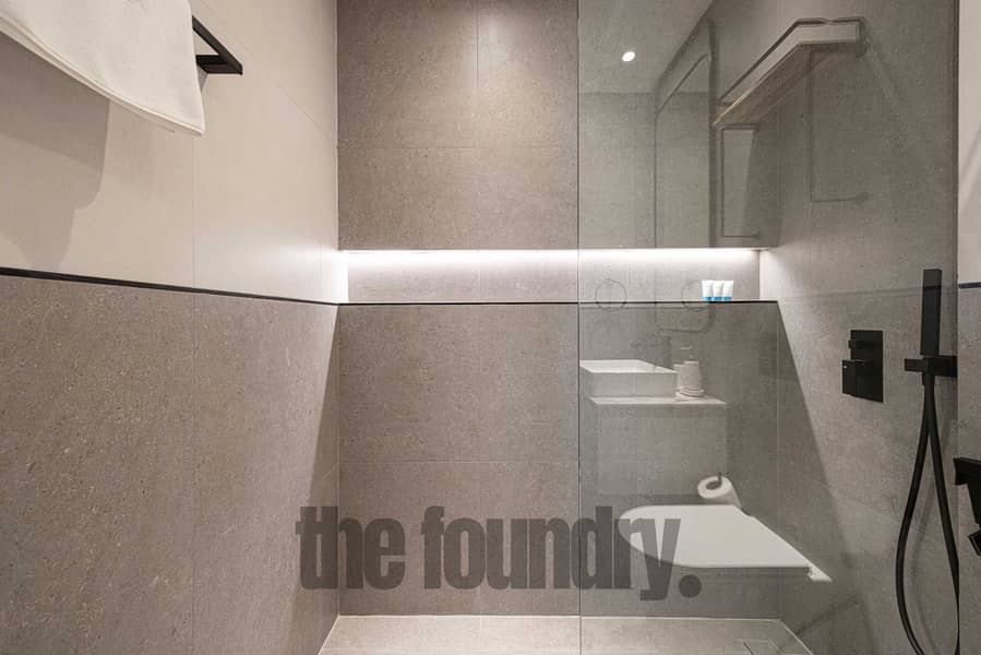 17 Bathroom 2. jpg