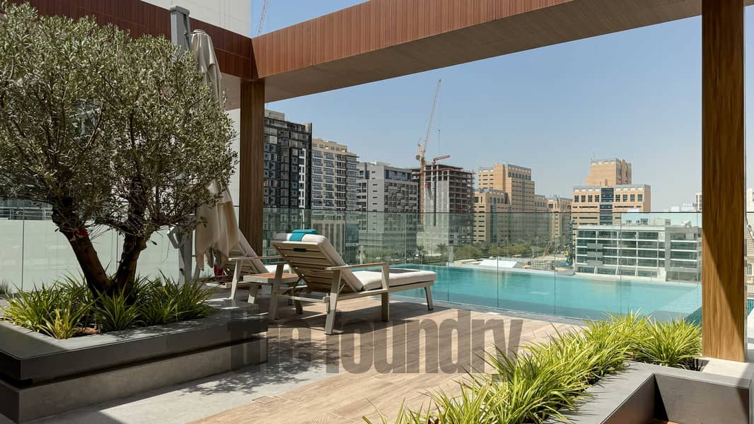 18 Swimming Pool 1. jpg