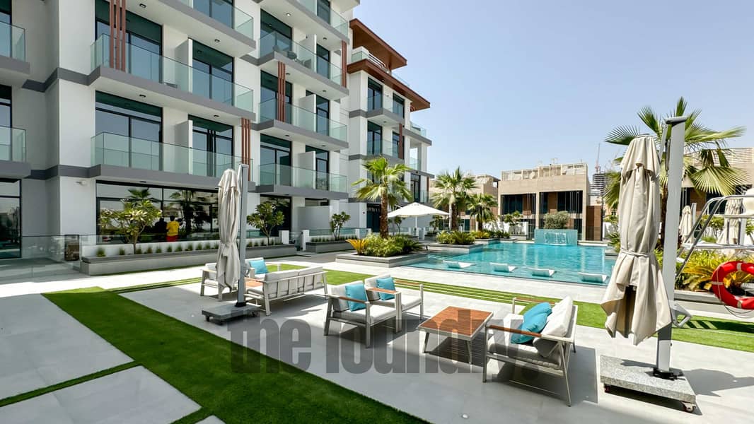 19 Swimming Pool 2. jpg