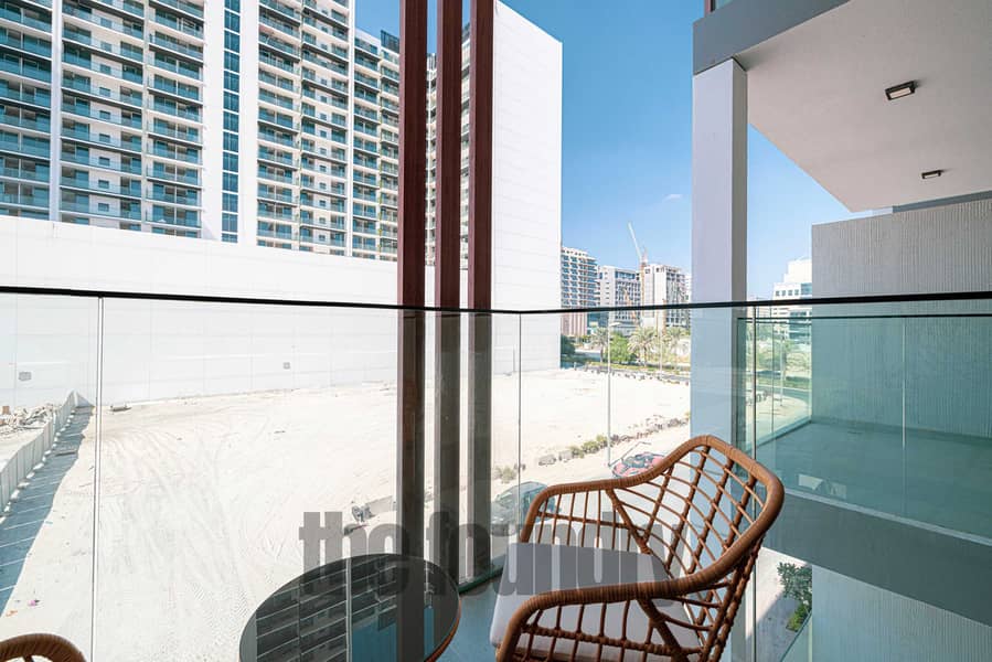 23 Balcony 1. jpg