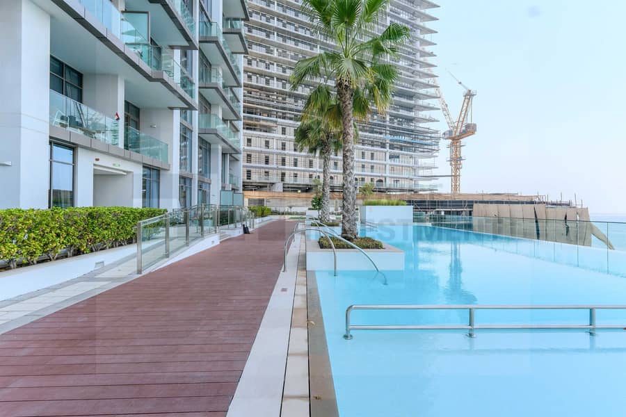 26 26 - Pool Deck. jpg