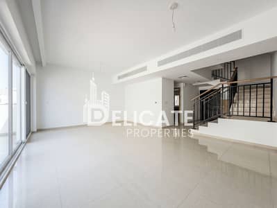 4 habitaciones Townhouse para en Alquiler en DAMAC Hills 2 (Akoya by DAMAC), Dubai - living Room 1. jpg