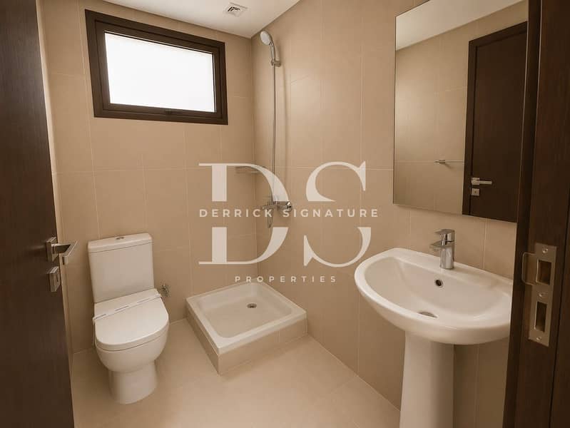 16 Maids Bathroom. jpg